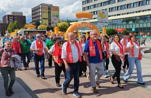 Procession of the choirs through the town during the Days of the Town of Vranov nad Topľou
