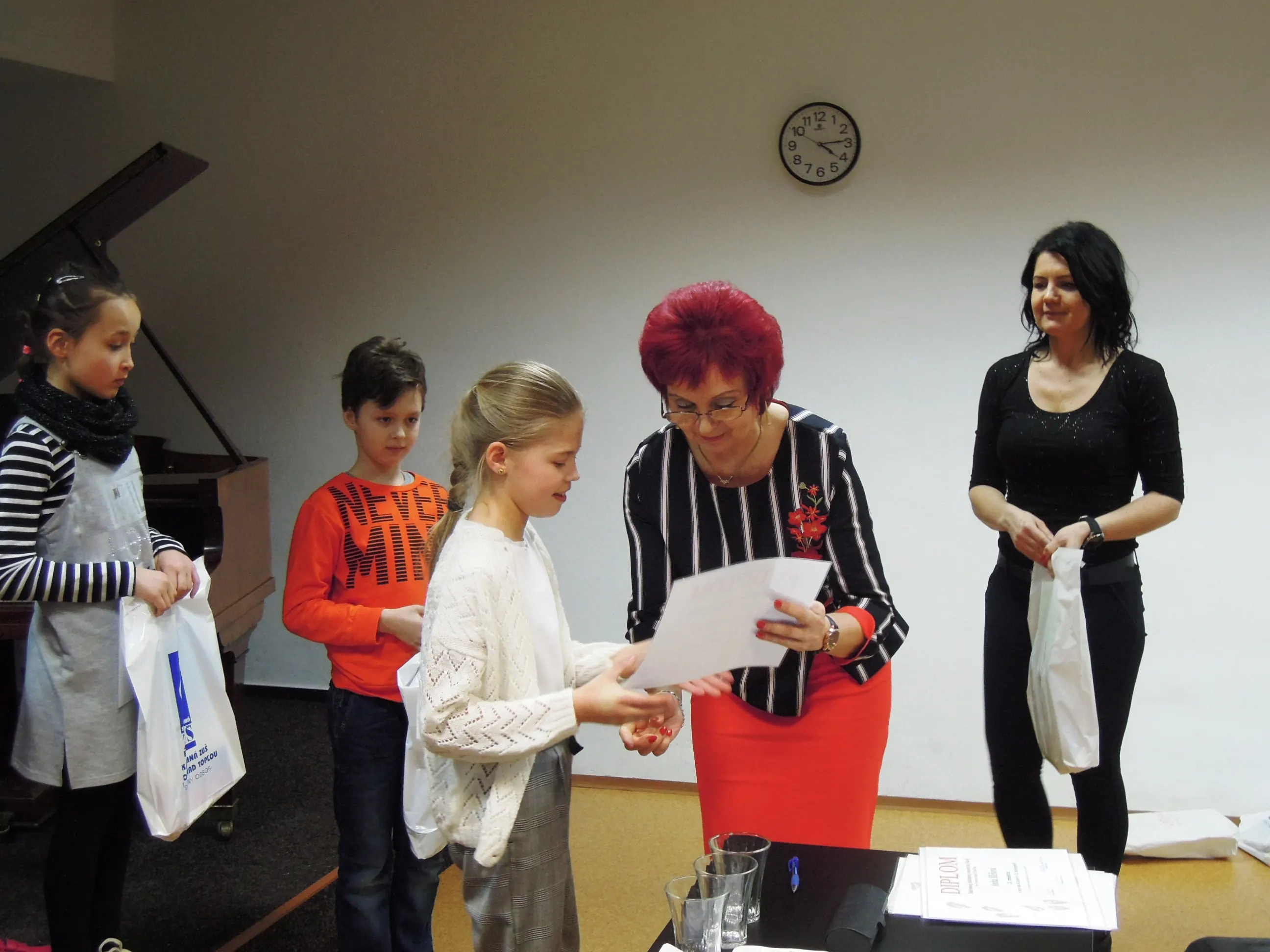 Súkromná ZUŠ - Klaviristi Súkromnej ZUŠ súťažili - plagát