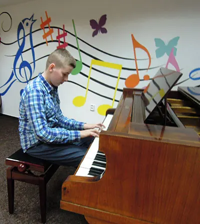 Súkromná ZUŠ - Pozvánka na koncert Súkromnej ZUŠ 7. júna 2016 - plagát